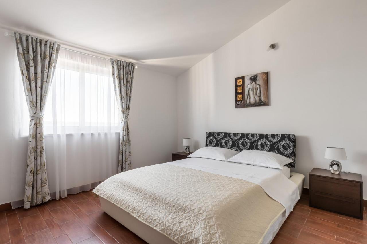 Apartments Croatia Трогир Екстериор снимка