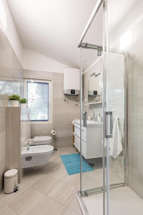 Apartments Croatia Трогир Екстериор снимка