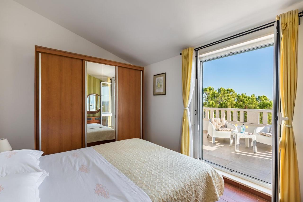 Apartments Croatia Трогир Екстериор снимка