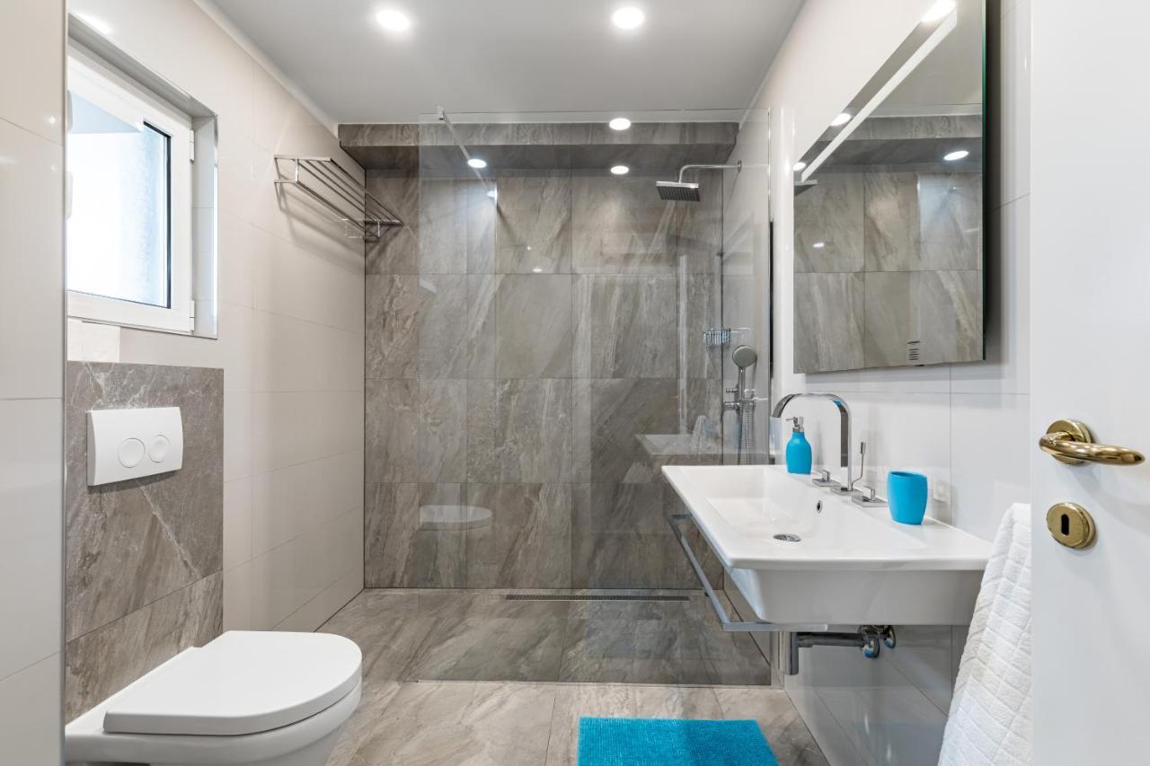 Apartments Croatia Трогир Екстериор снимка