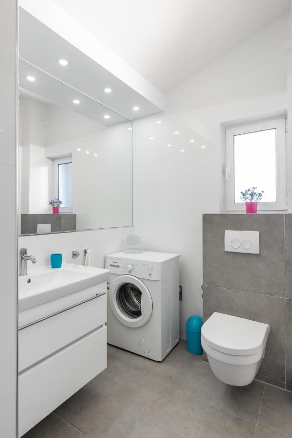 Apartments Croatia Трогир Екстериор снимка