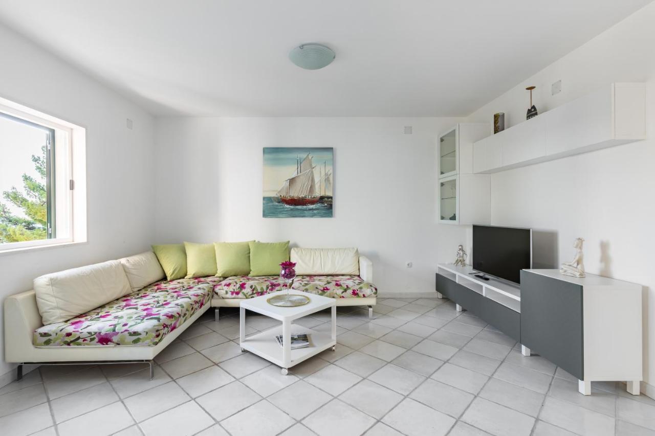 Apartments Croatia Трогир Екстериор снимка